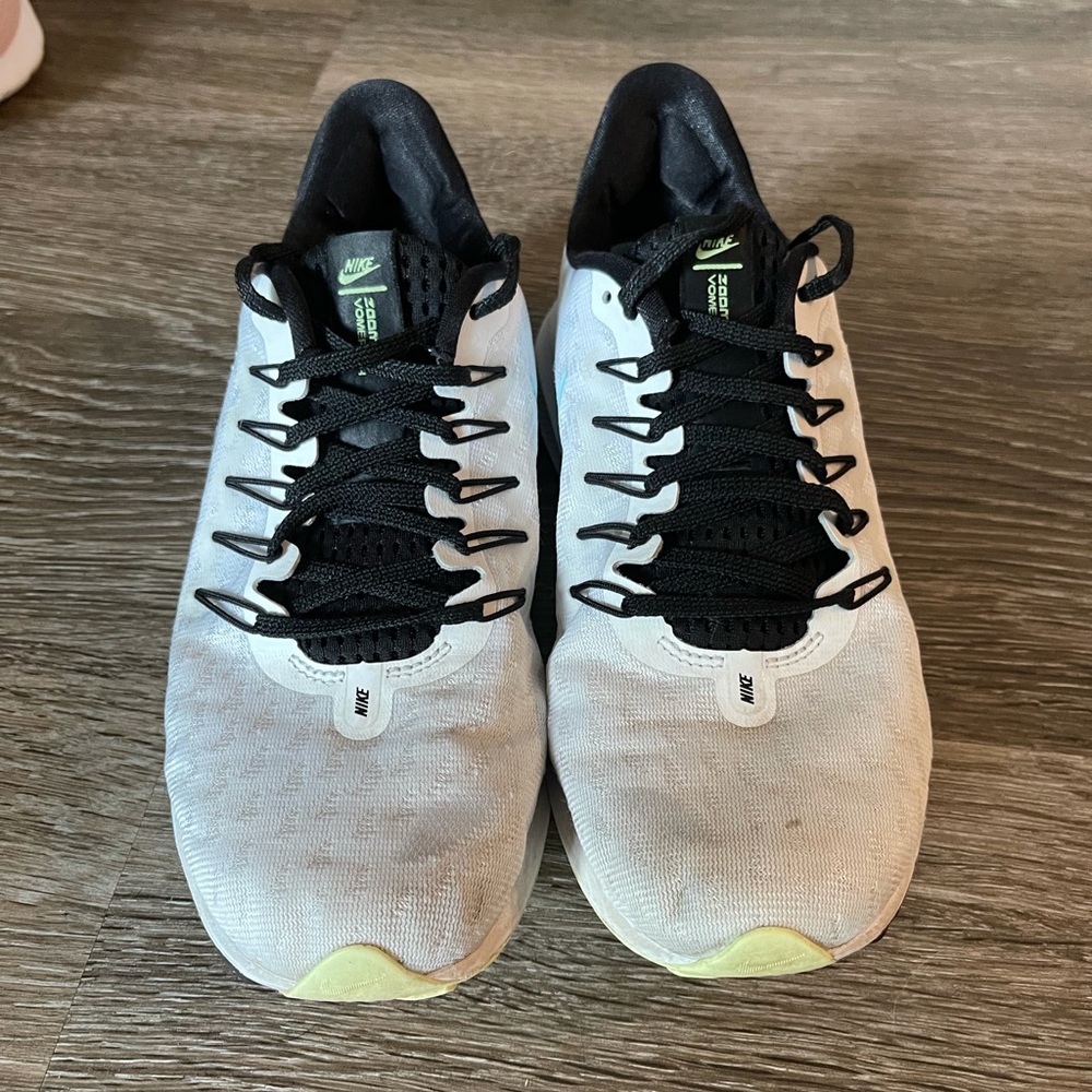 7.5 Nike Running Shoes